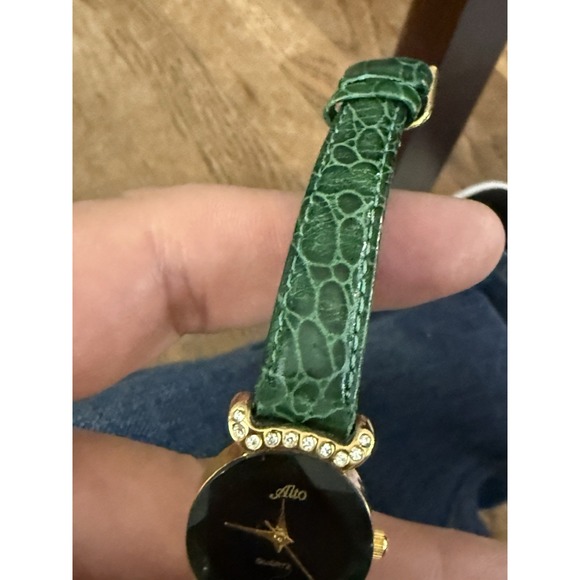 VTG Alto Women\'s‎ Watch Green Band Gold Dial Jewels NEEDS NEW BATTERY